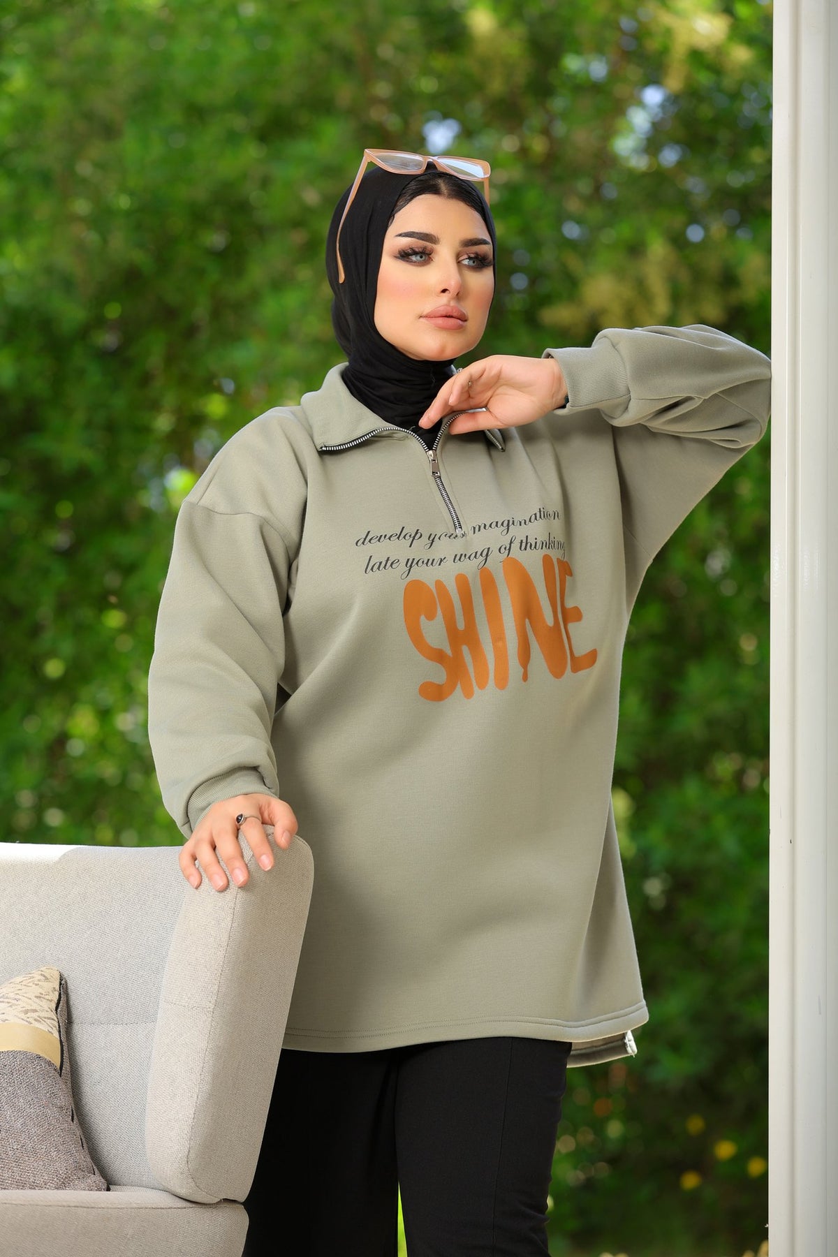 سويت شيرت زيبو مطبوع